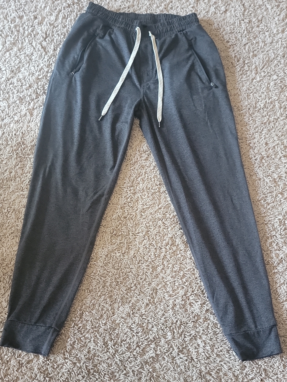 Vuori Heather Charcoal Joggers Size Medium